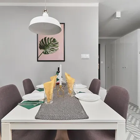 Old Town Kotlarska One-bedroom By Renters Apartman Wrocław